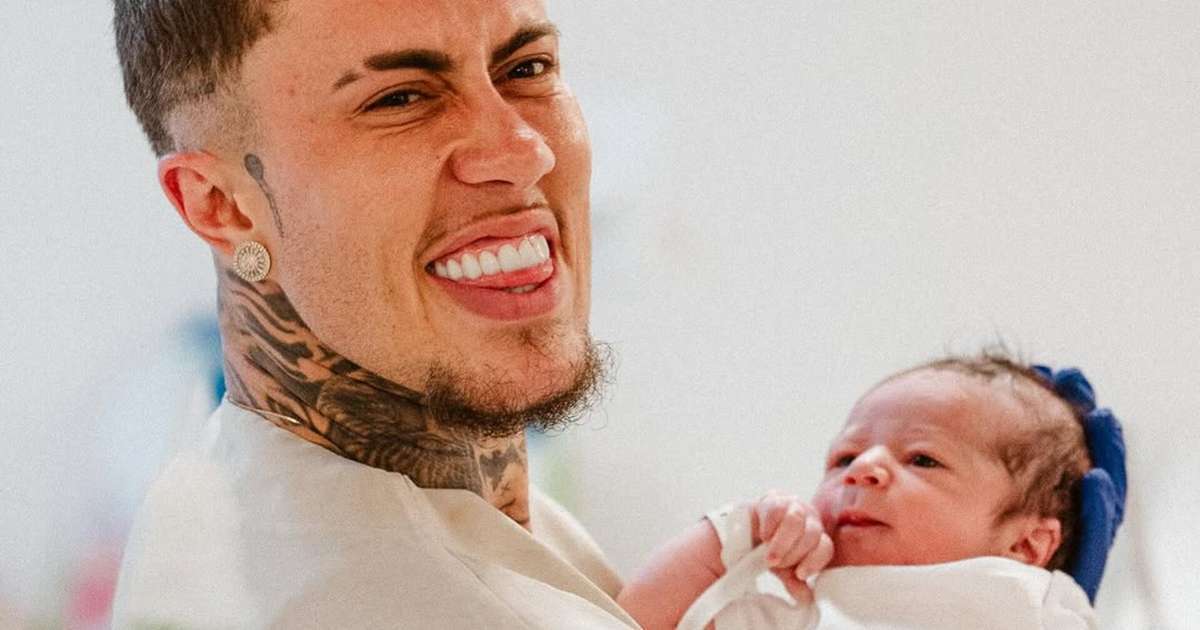 MC Daniel celebra 1 mês de Rás, filho com Lorena Maria: 'Grato por me tornar pai'