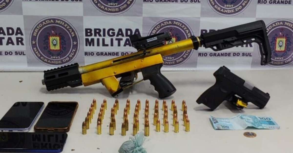 Brigada Militar intercepta e prende 2 suspeitos fortemente armados em Porto Alegre