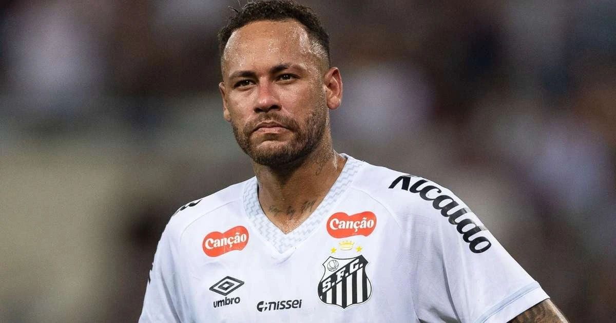 Pegou mal! Com o Santos na pior, Neymar tem atitude polêmica no vestiário, é ignorado por jogadores e web crava: 'Não suportam mais ele'