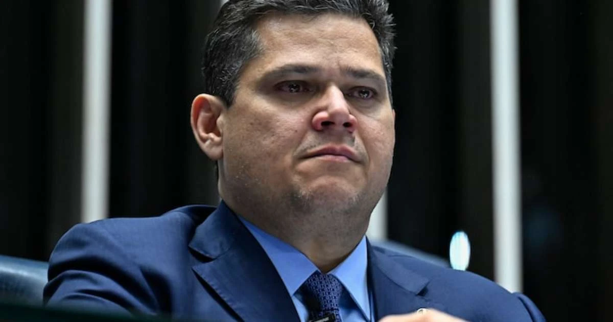 Alcolumbre anuncia que ficará incomunicável por um dia durante celebração judaica