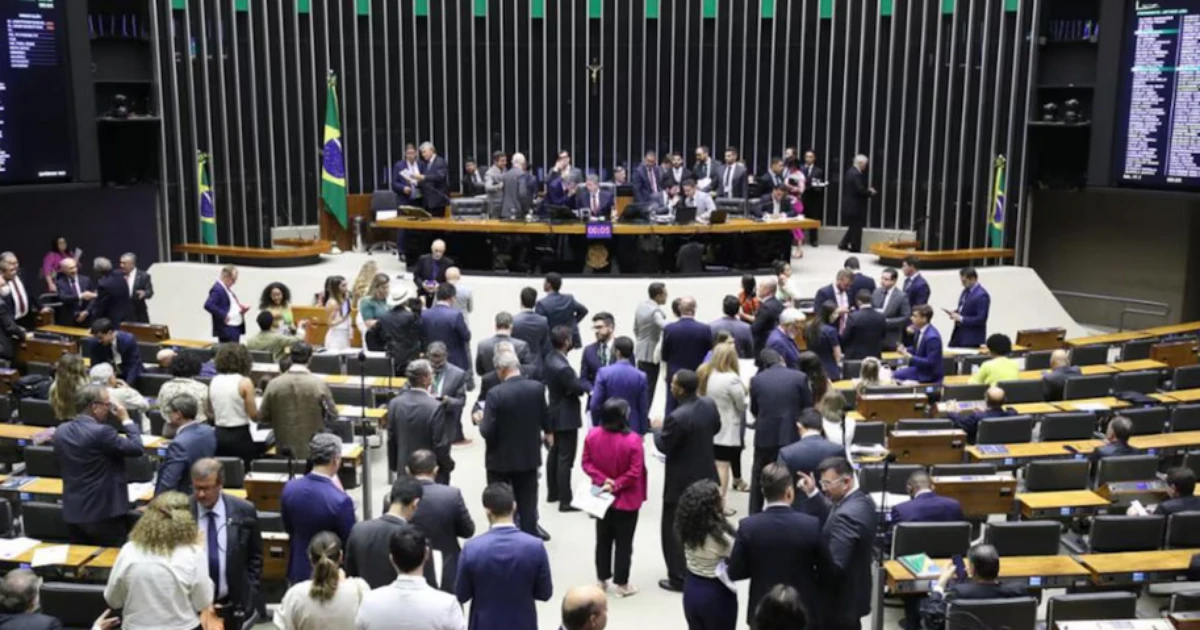 'Adultização': projeto de lei sobre proteção de crianças nas redes tramita desde 2022