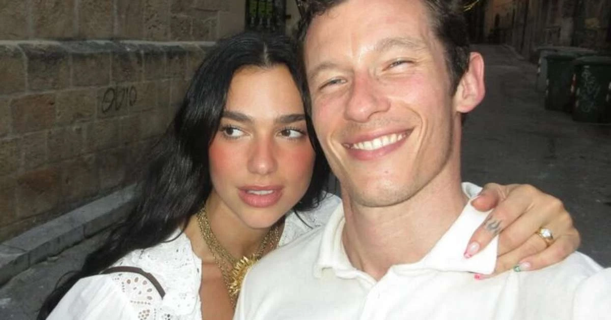 História de amor entre Callum Turner e Dua Lipa começou com um livro