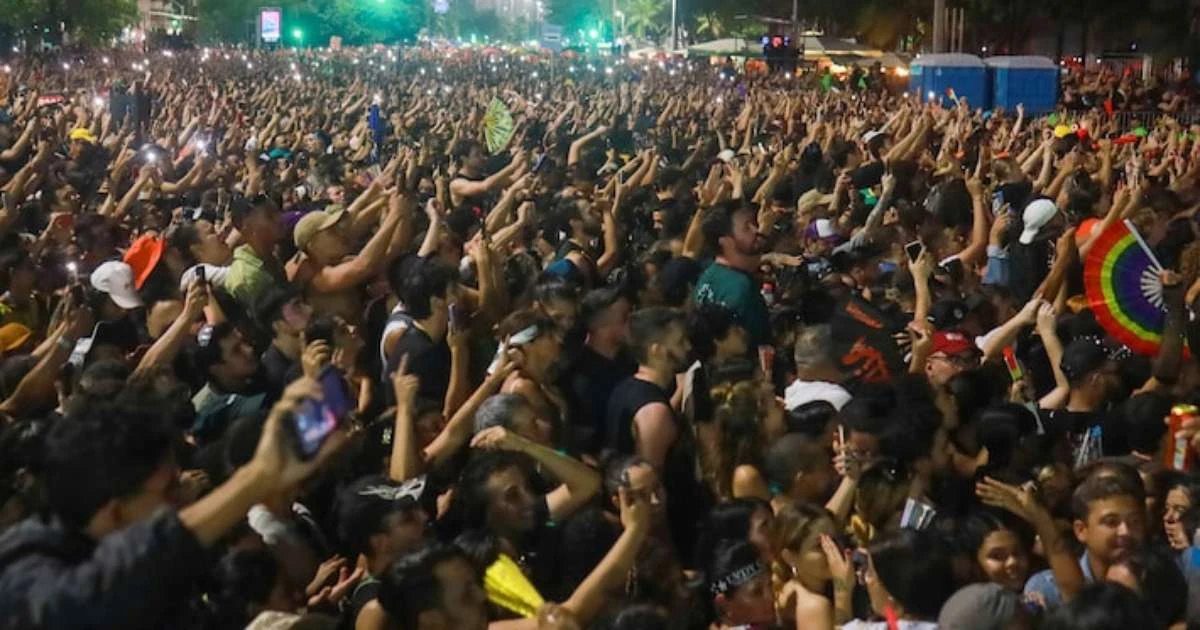 Lady Gaga canta pra valer e faz história de verdade em clima de carnaval, parada gay e réveillon