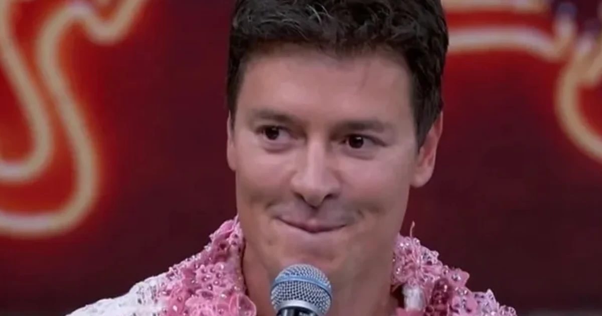 Em entrevista há 15 anos, Rodrigo Faro surpreendeu ao revelar lugar inusitado de primeira relação sexual, aos 13: 'No banheiro do salão de festas'