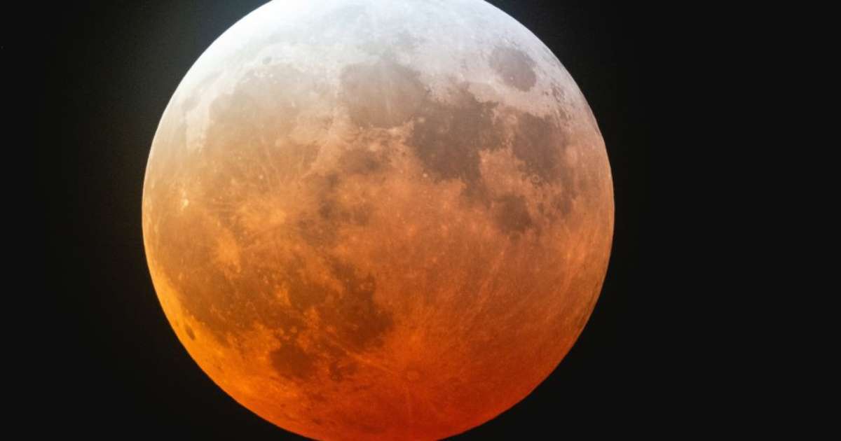 'Lua de Sangue': veja fotos do eclipse total da Lua