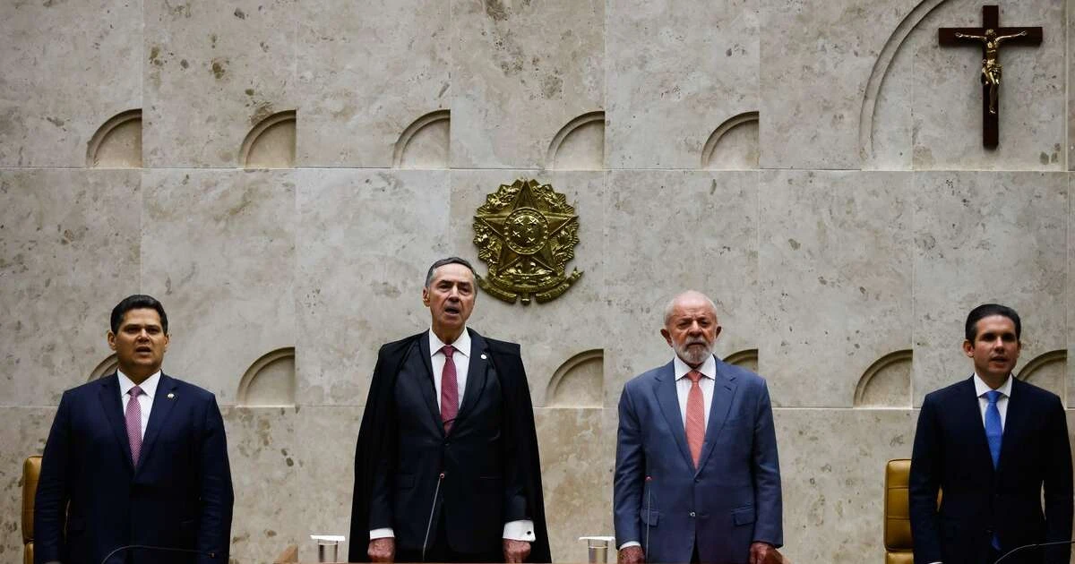 Supersalários: políticos e juízes acumulam remunerações até 66 vezes maiores que a renda média do brasileiro
