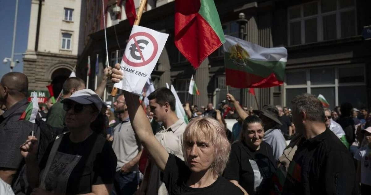 Comissão Europeia recomenda adesão da Bulgária, país mais pobre do bloco, à zona do euro