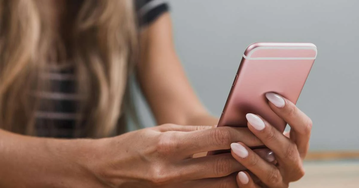 Sogra é suspeita de divulgar fotos íntimas de adolescente por não aceitar namoro do filho