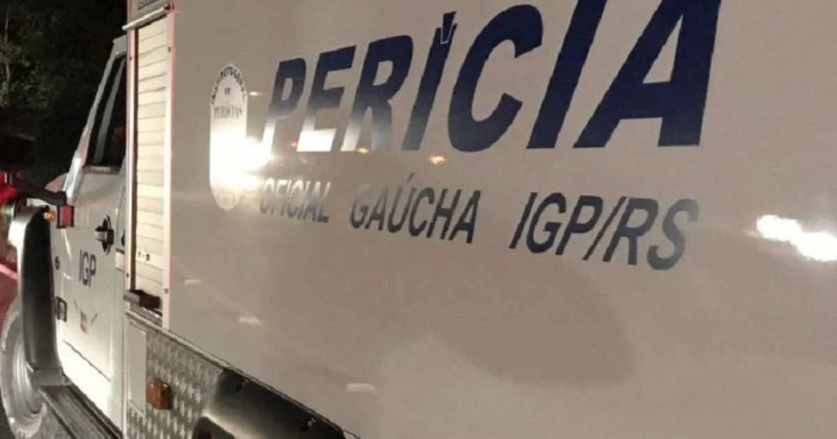 Corpo é encontrado dentro de carro incendiado em Porto Alegre