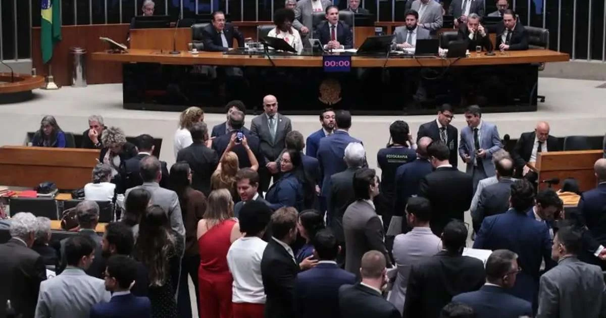 Maioria dos deputados gaúchos votaram a favor do fim da escala 6×1