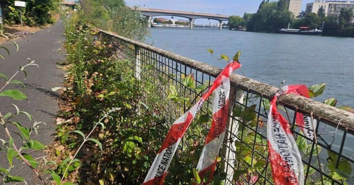 Polícia investiga assassinatos após quatro corpos serem encontrados no rio Sena, em Paris