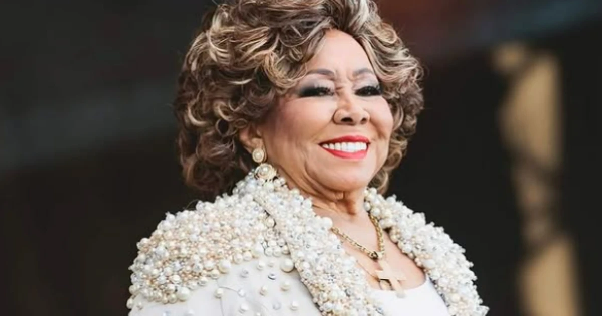 Assessoria de Alcione nega boato de internação: 'Completamente saudável e agenda lotada'