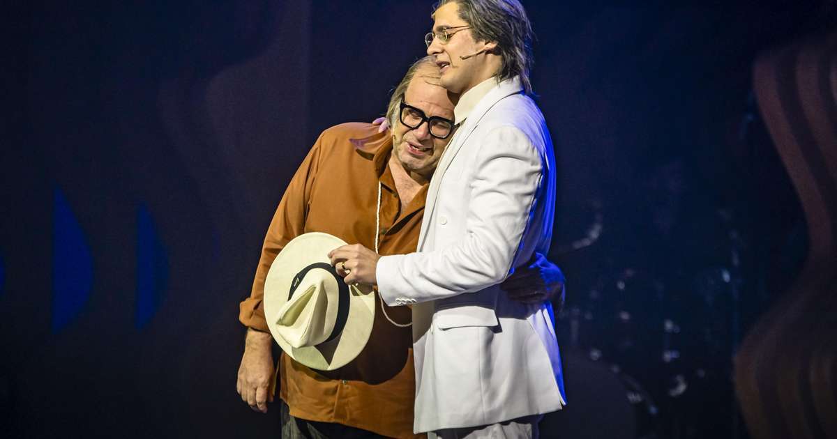 Tom Jobim Musical estreia em São Paulo no Teatro Villa Lobos