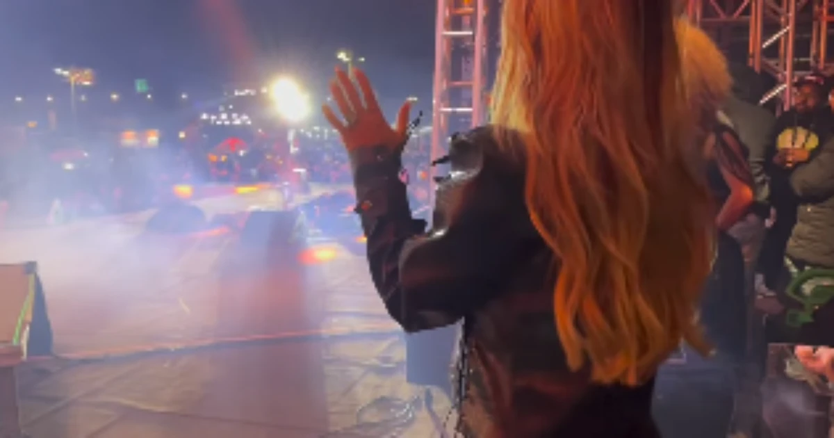 Poliana Rocha chama atenção com atitude incomum durante show de Zé Felipe