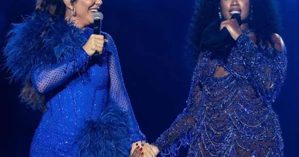 Ivete Sangalo e Iza cantam música de Preta Gil em show; veja vídeo