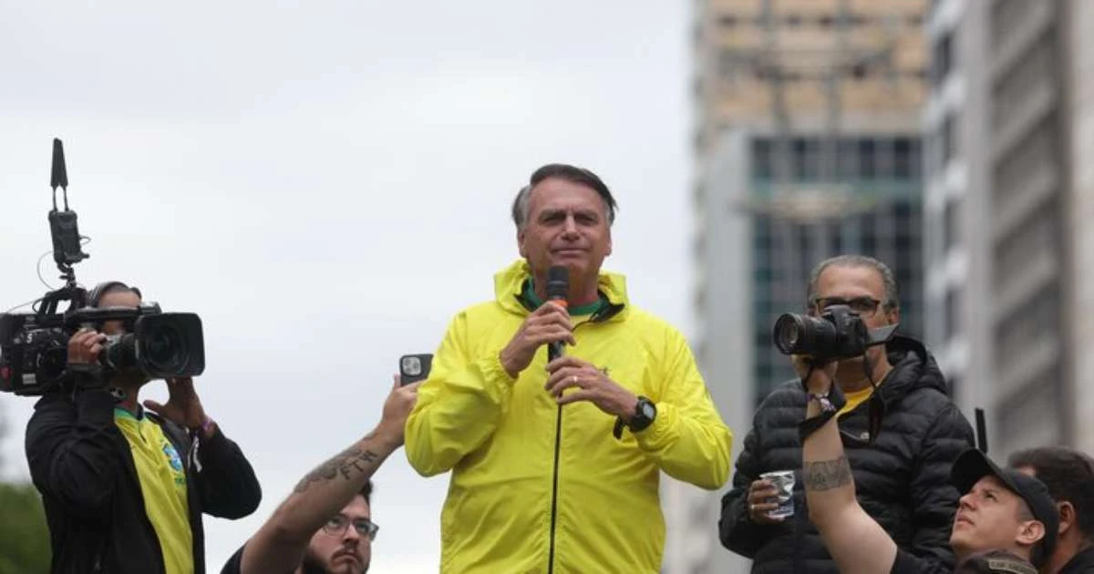 Bolsonaro segue na UTI com 'boa evolução' e 'sem dor', diz novo boletim médico