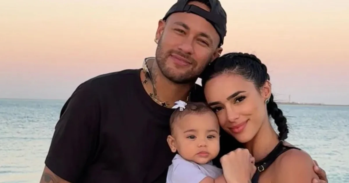 Bruna Biancardi surge com Mavie e fãs comparam: 'Sorrisinho do pai'