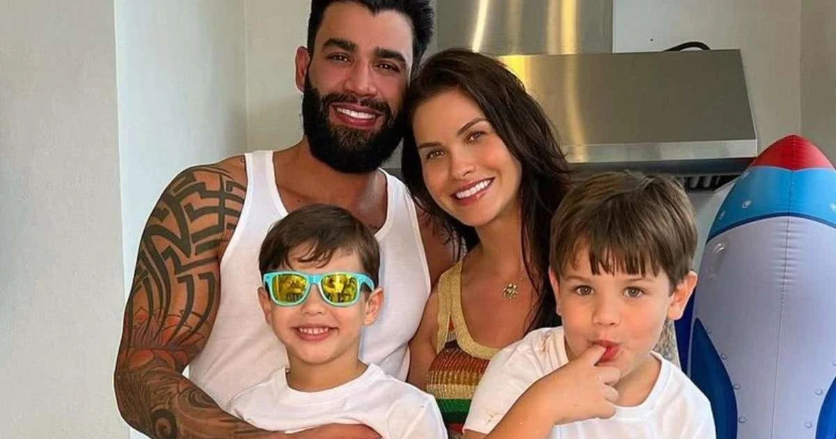 Filho de sete anos de Gusttavo Lima dirige veículo e sem cinto de segurança
