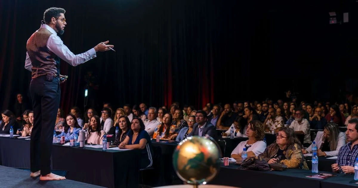 Crises emocionais, financeiras e de saúde têm raiz relacional, aponta teoria apresentada em imersão gratuita