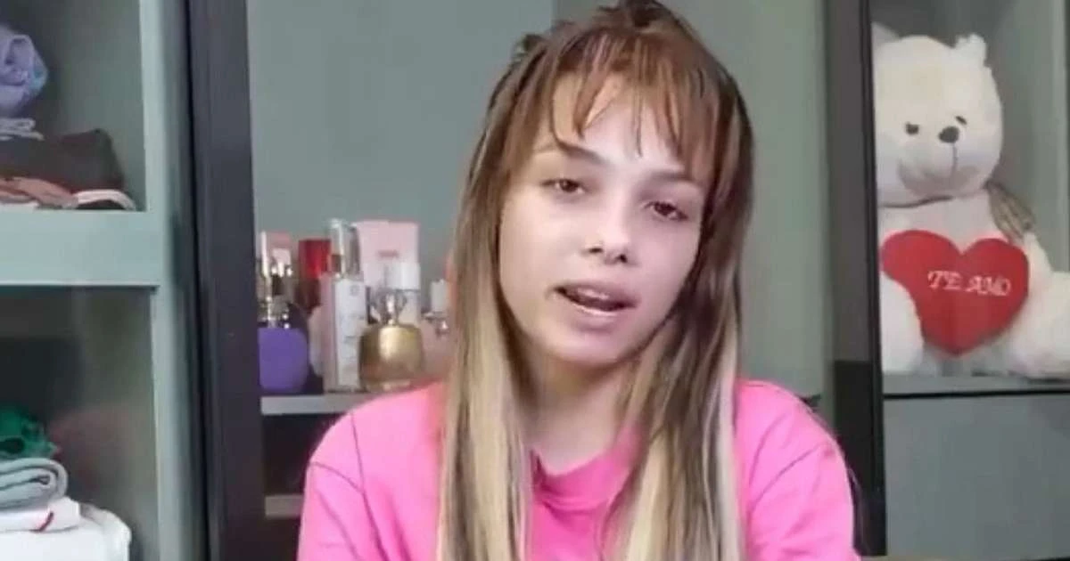 'Tudo isso acontecendo me machuca muito': Kamylinha chora em 1º vídeo após prisão de Hytalo Santos e admite violência doméstica na infância