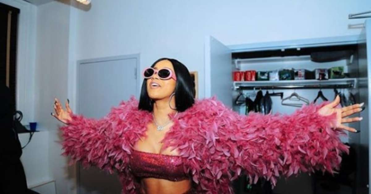 Cardi B é internada às pressas e cancela show em festival: 'Não se preocupem'