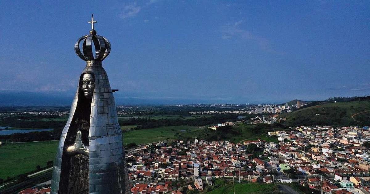 Por que Nossa Senhora Aparecida é a santa padroeira do Brasil e 12 de outubro se tornou feriado nacional?