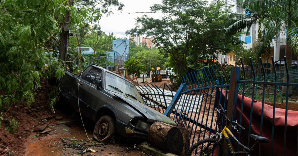 Fim de semana de chuva em SP deixa 'rastro de destruição' com enchentes e deslizamentos; veja fotos