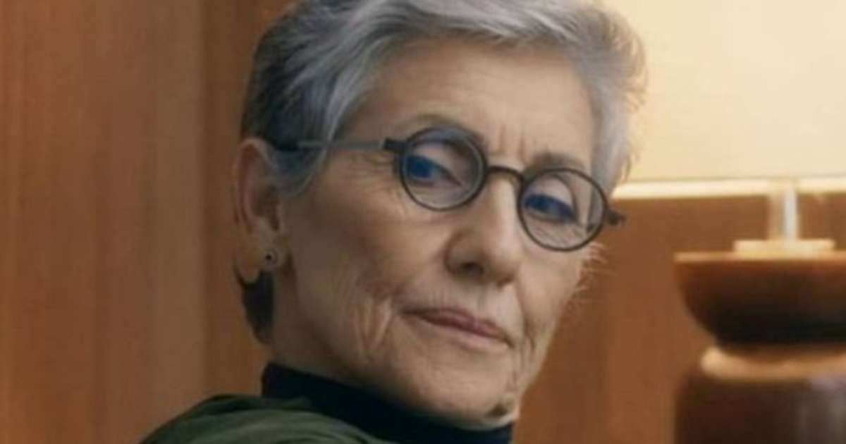 Cássia Kis age como típico paulista conservador ao criticar moças de biquíni