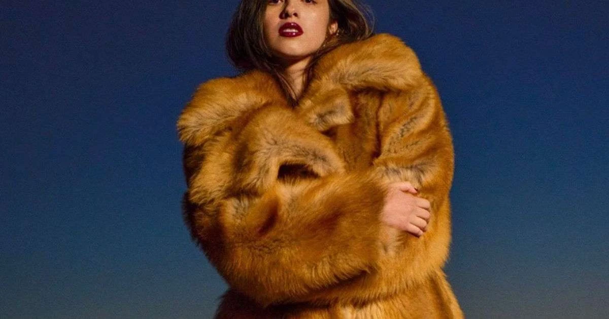 Olivia Rodrigo afirma estar aberta para colaboração com Sabrina Carpenter