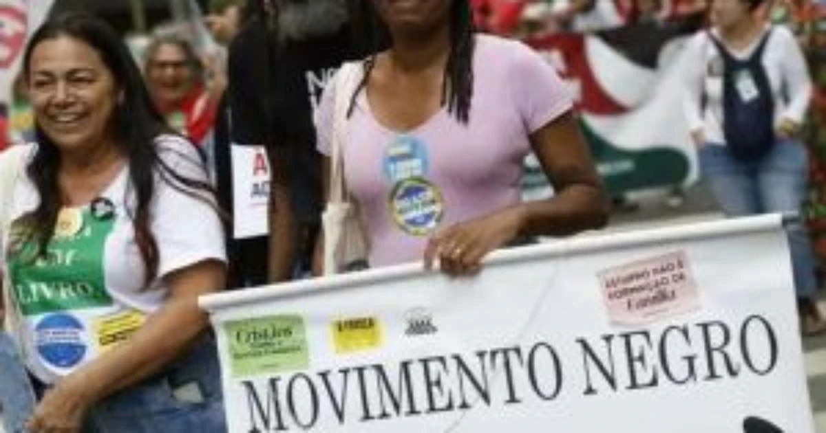 Ministros de Lula marcam presença em protesto contra anistia e criticam pressão externa