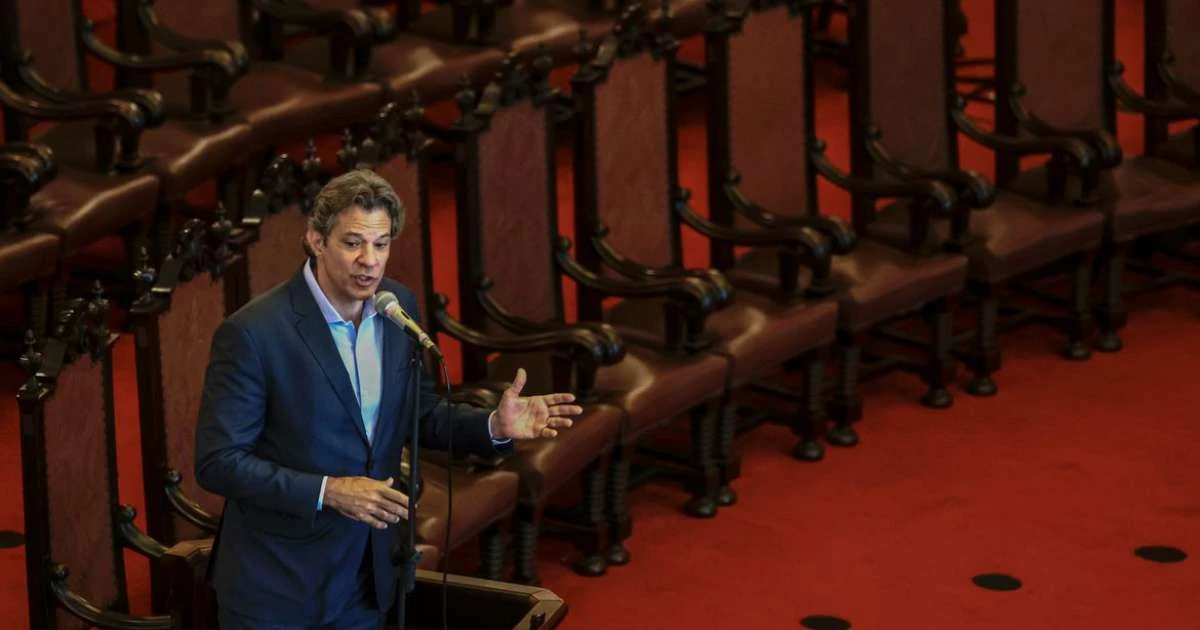 Desigualdade tem que ser corrigida junto com ajuste e não depois, diz Haddad