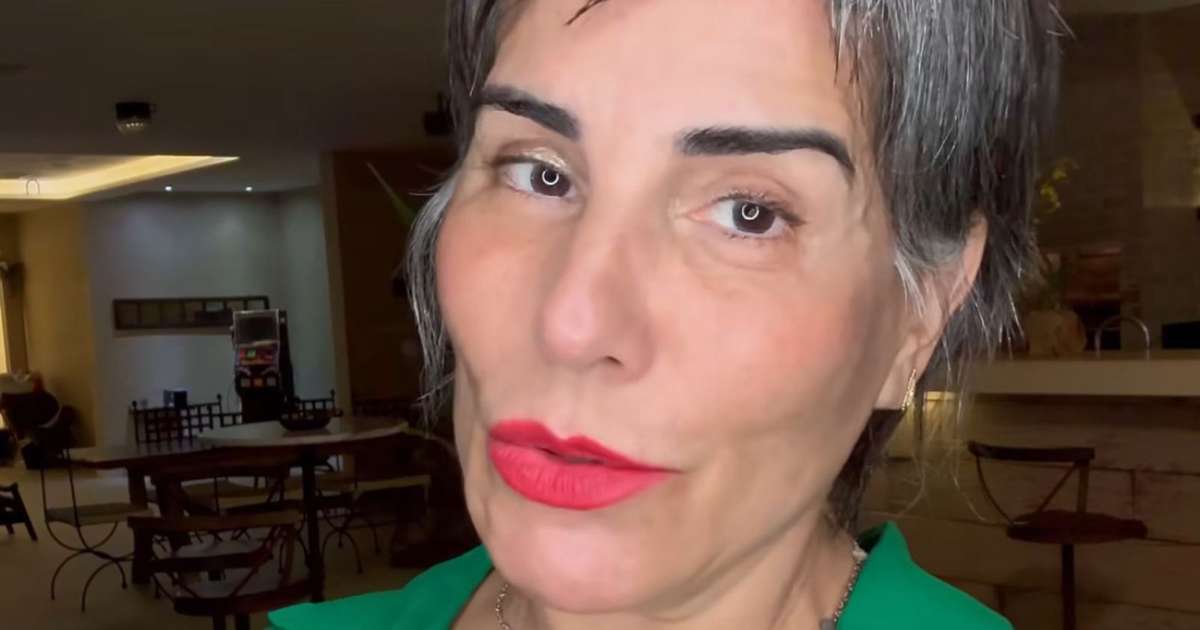 Clique raríssimo! Glória Pires aparece com Lídia Brondi e Cássio Gabus Mendes