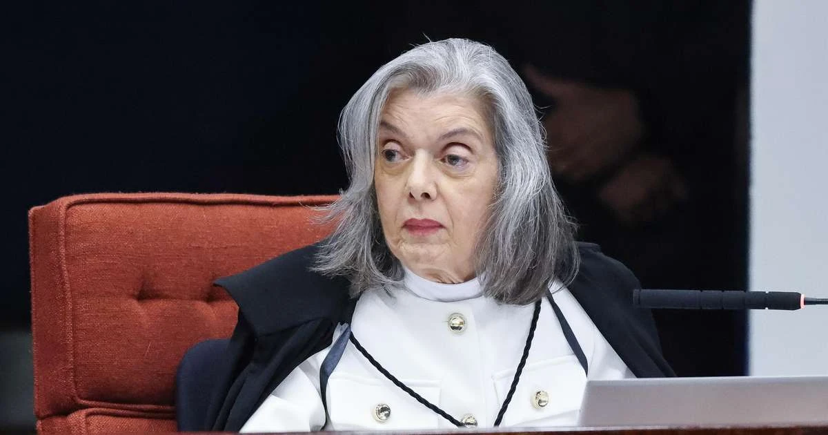 'Brasil só vale a pena porque estamos conseguindo manter o Estado Democrático de Direito', diz Cármen Lúcia ao finalizar voto que forma maioria pela condenação de Bolsonaro