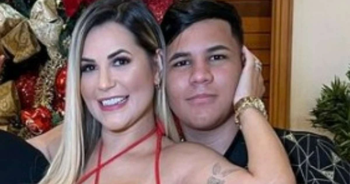 Filho de Deolane Bezerra homenageia a mãe com tatuagem de seu rosto