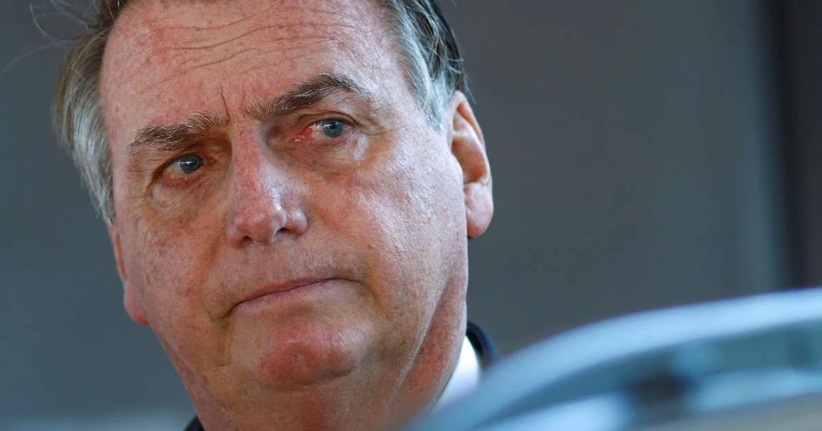 PF cumpre mandados de busca e apreensão contra Jair Bolsonaro, diz TV