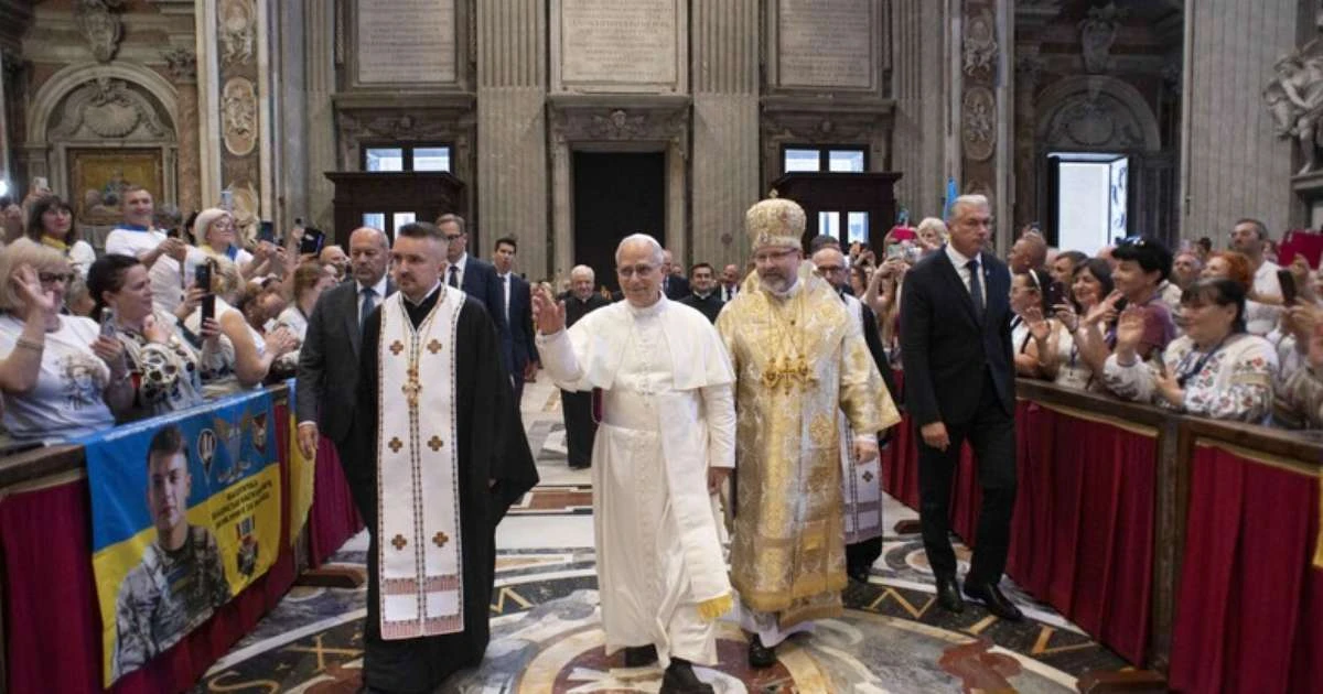 Papa recebe ucranianos e se solidariza com país 'martirizado'