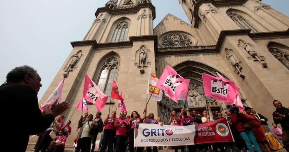 7 de Setembro: Confusão entre GCM e manifestantes atrasa ato do Grito dos Excluídos na Praça da Sé