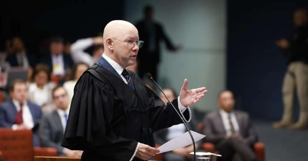 Quem é Demóstenes Torres, advogado que prometeu no STF 'levar cigarro' para Bolsonaro