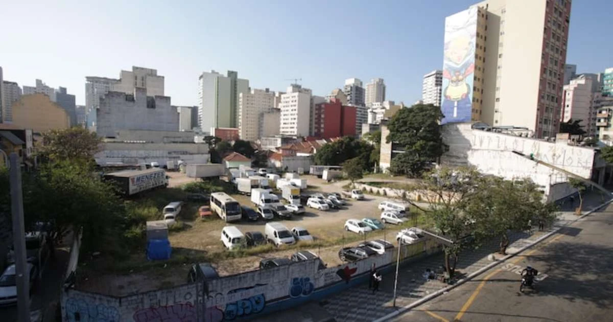 Zé Celso x Silvio Santos: quem vai ser homenageado com o Parque do Bixiga?