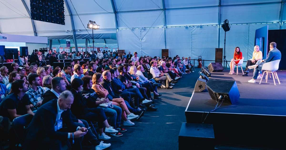 Dogama marca presença no Web Summit Rio 2026