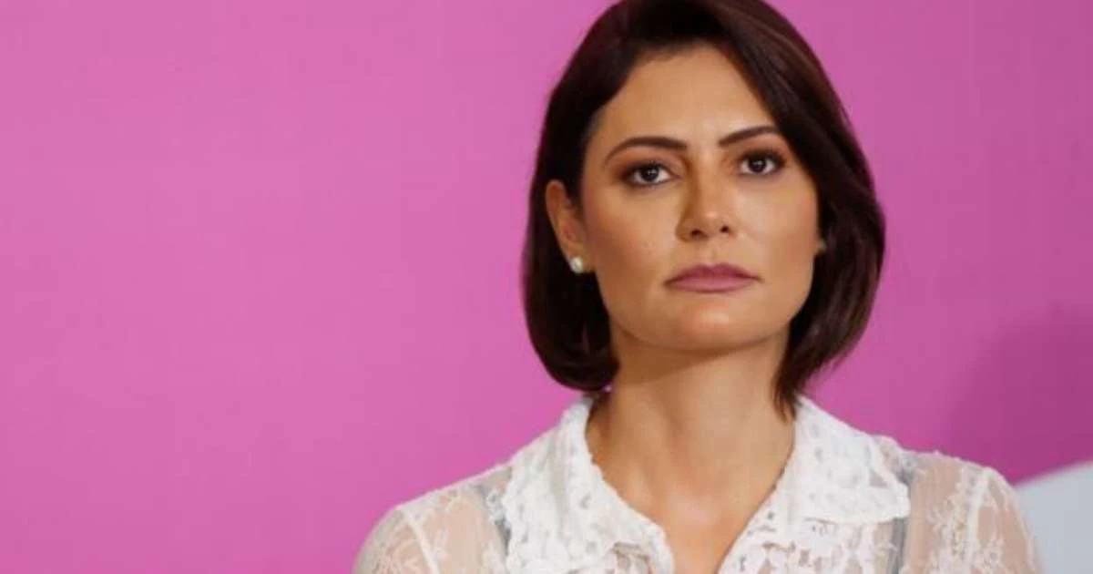 Após crise com Flávio, Michelle Bolsonaro deixa presidência do PL Mulher