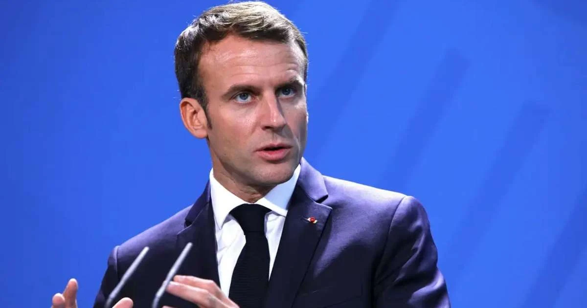 Macron cai em armadilha que criou e fica refém da oposição com vitória da esquerda, dizem analistas