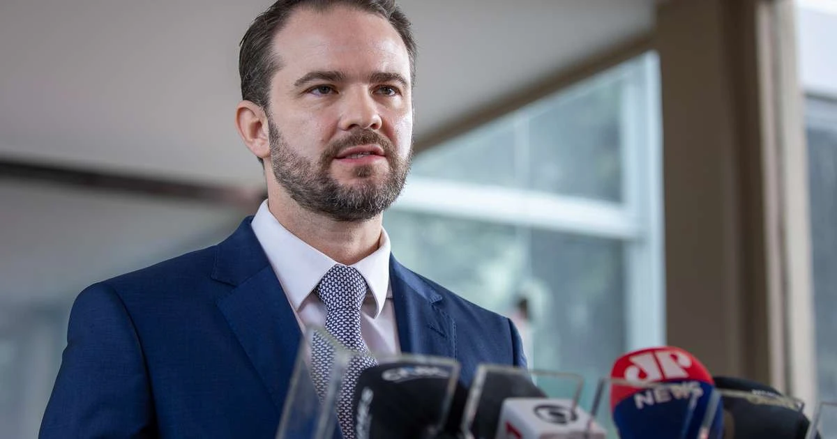 Fluxo Oculto: atuação de fintechs no crime organizado foi descoberta por informações financeiras enviadas à Receita, diz Durigan