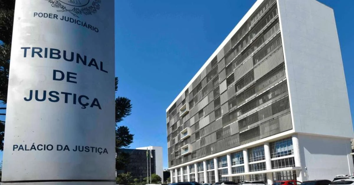 Homem que estrangulou mulher 'possuída' na frente do filho é condenado a 32 anos de prisão no PR
