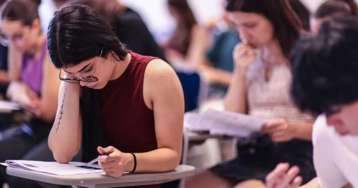 Diploma impresso deixa de valer em novas emissões no ensino superior