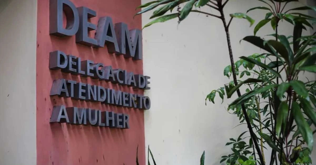 Mãe é presa em Niterói acusada de torturar filha de 9 anos com ovos quentes