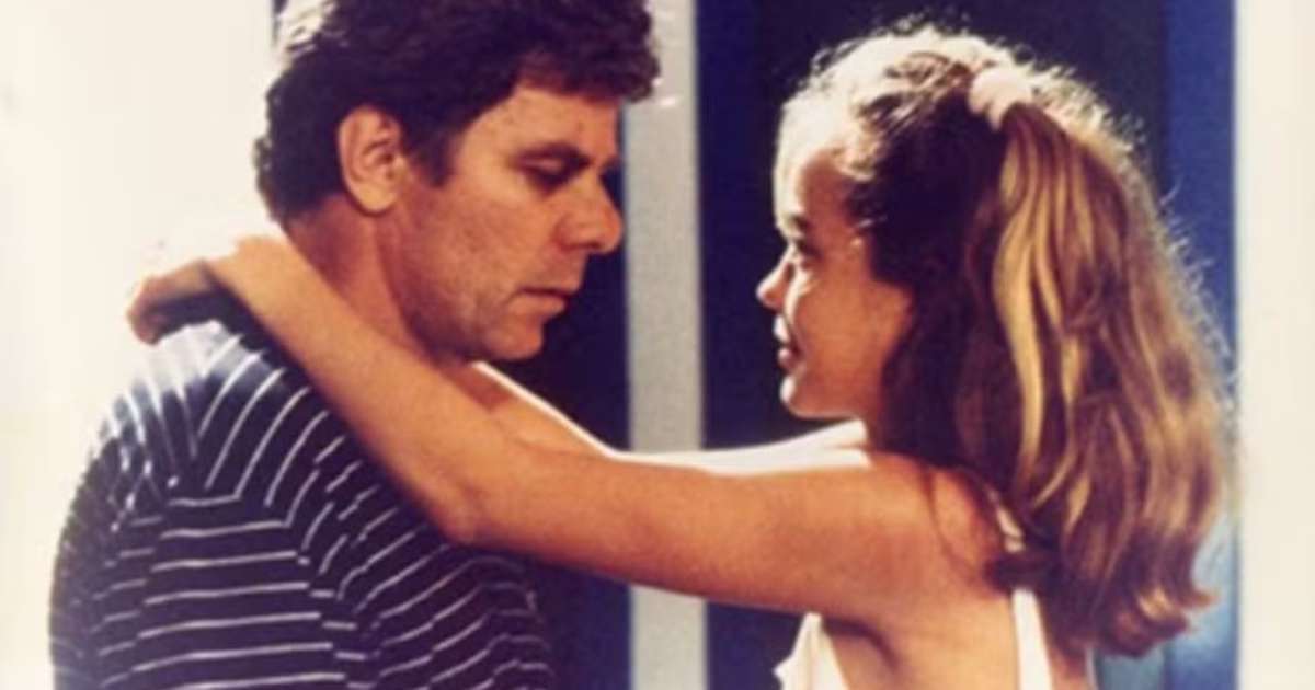 Atriz da Globo relembra cenas 'de amor intenso' com apenas 15 anos: 'Minha avó ajudou'