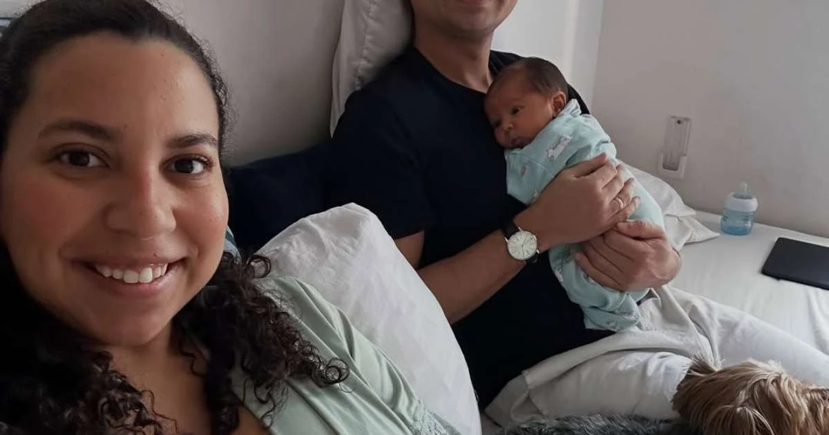 'Achei que era xixi', diz jornalista que entrou em trabalho de parto durante podcast com famosas