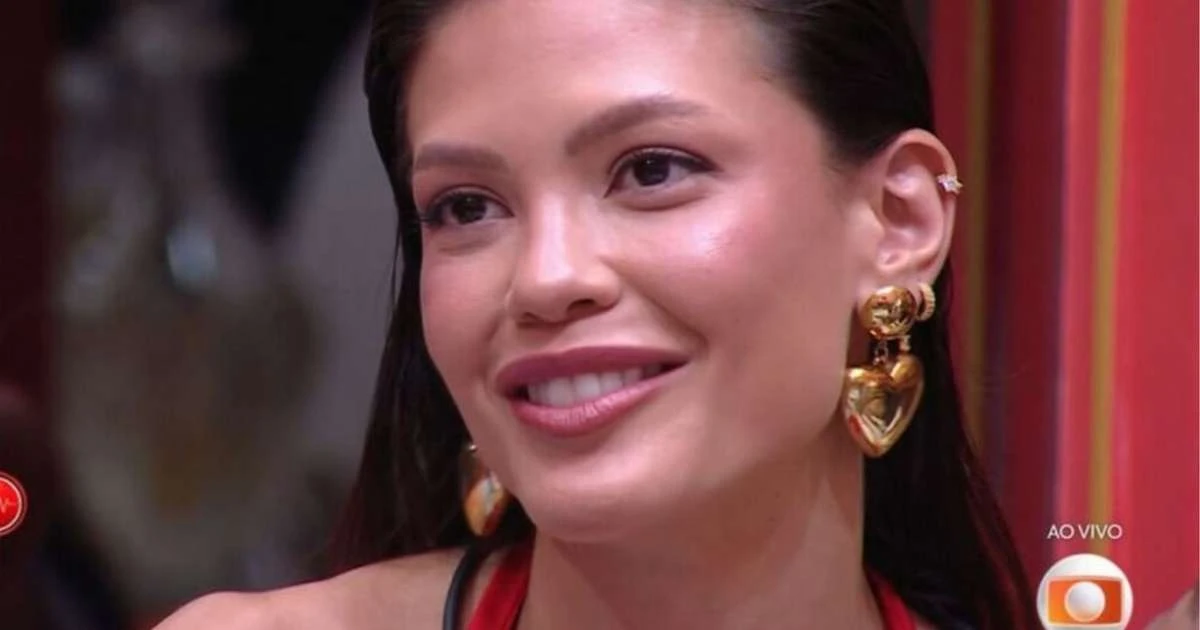 Ex-BBB Vitória Strada vira assunto com look diferentão: 'Muito magra'
