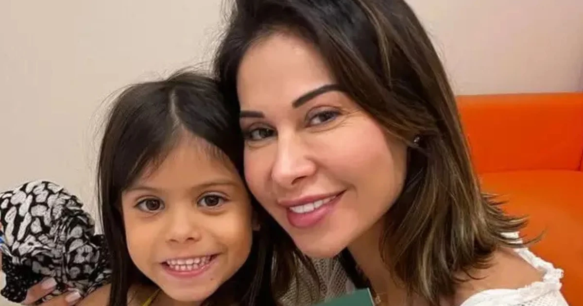 Grávida, Maíra Cardi revela que filha de 6 anos está com ciúmes da irmãzinha: 'Saudável'